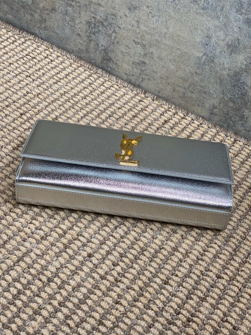 Y51 clutch bags